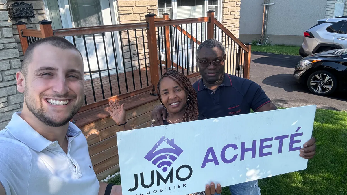 Clients de Jumo Immobilier heureux après leur achat immobilier dans l'Outaouais